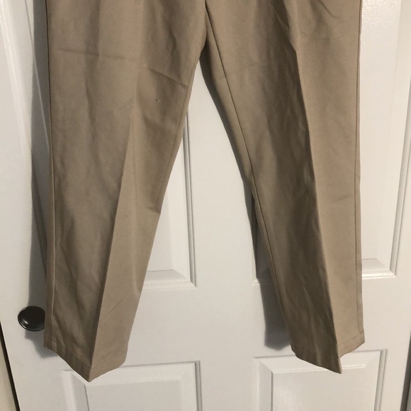 Wrangler No Iron Ultimate Khaki - Picture 3 of 9